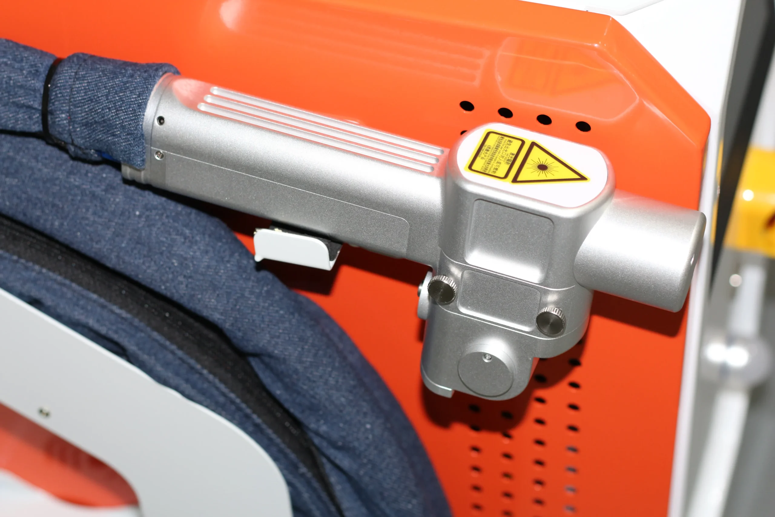 1500W/1200W/800W Portable Air-Cooled Fiber Laser Cleaning&Marking Machine - Image 3